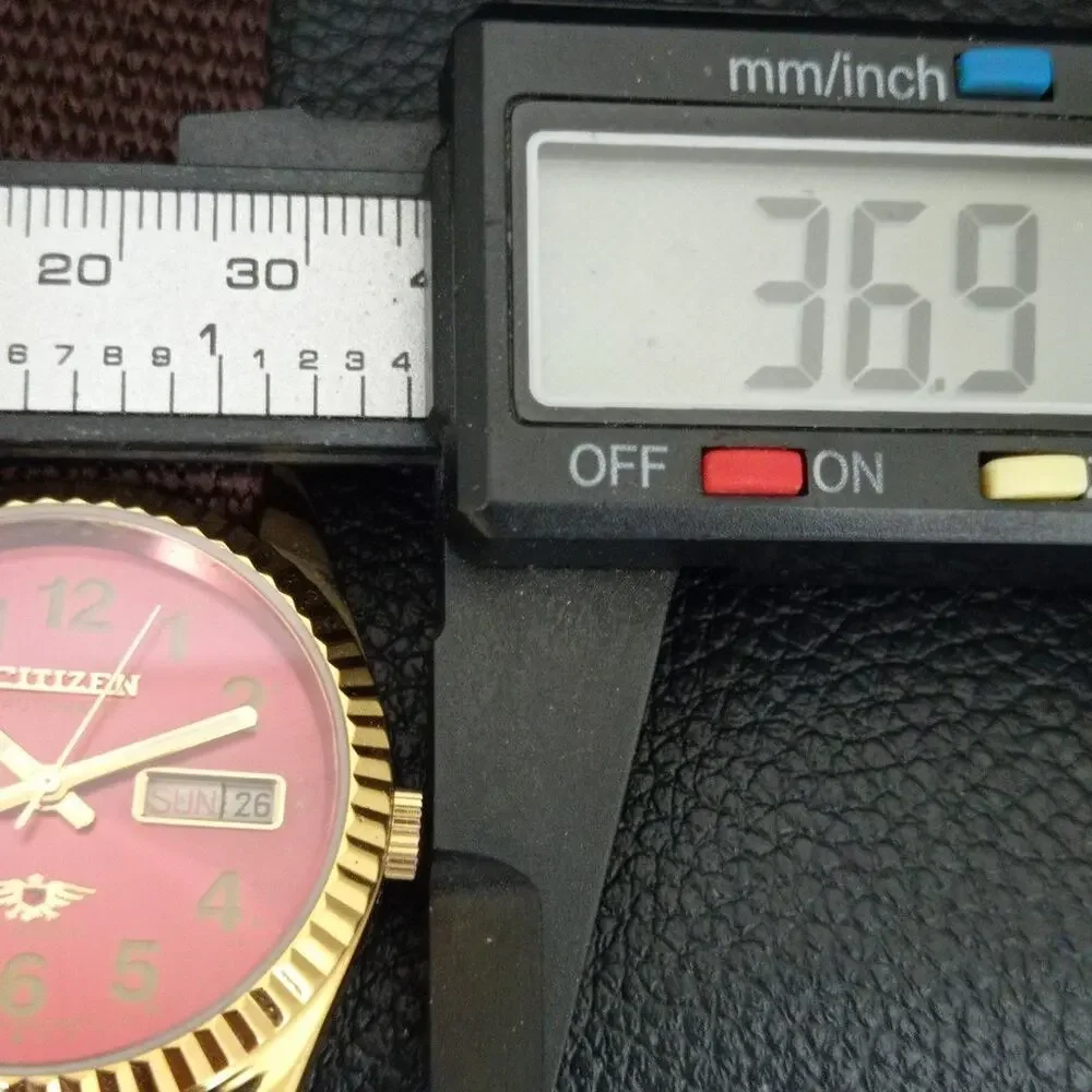 Vintage 1978 Citizen Automatic Mens Gold Watch W/daydate & Red accents